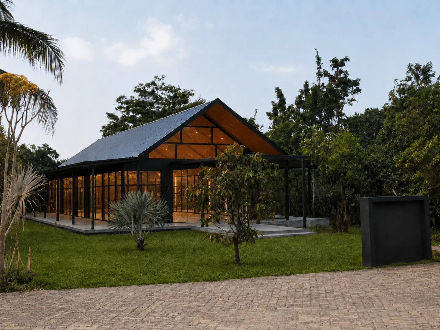 Glass house Jagarasa Venue dikelilingi taman hijau di Bogor